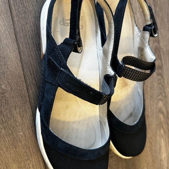 Black Mary Jane Flats - Picture 2 of 4